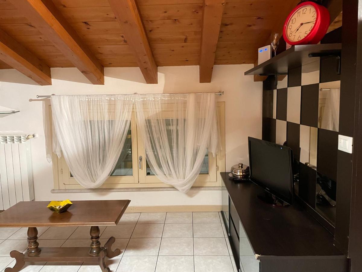 Anna Appartamento Vacanze Monticelli Brusati エクステリア 写真