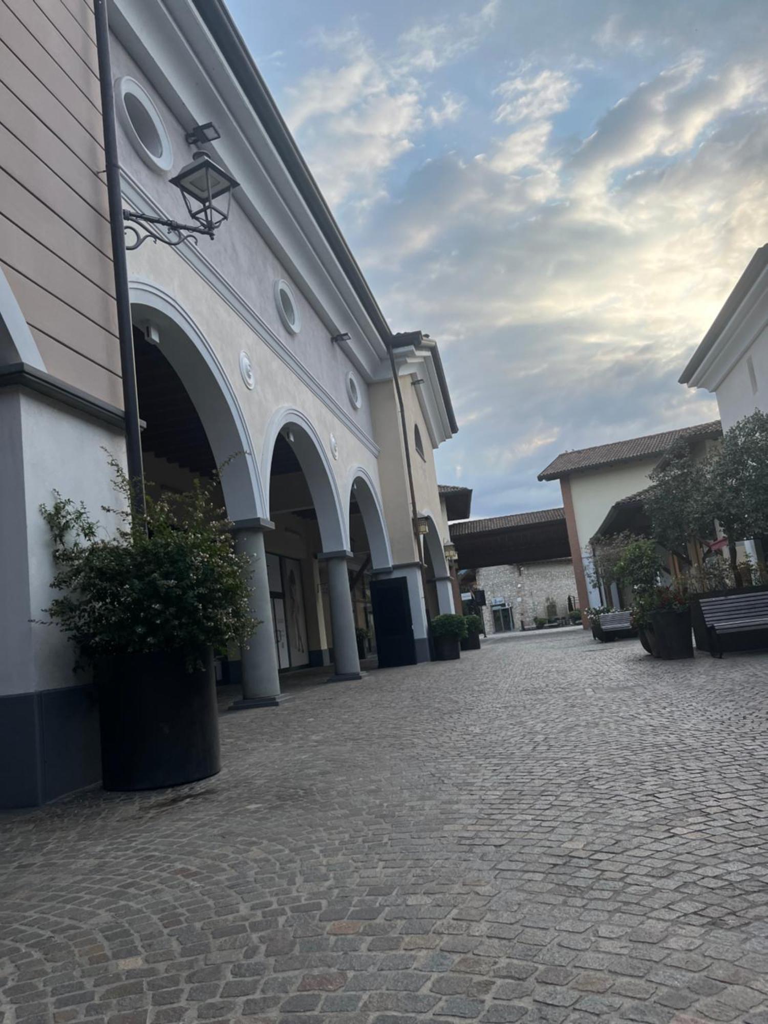 Anna Appartamento Vacanze Monticelli Brusati エクステリア 写真