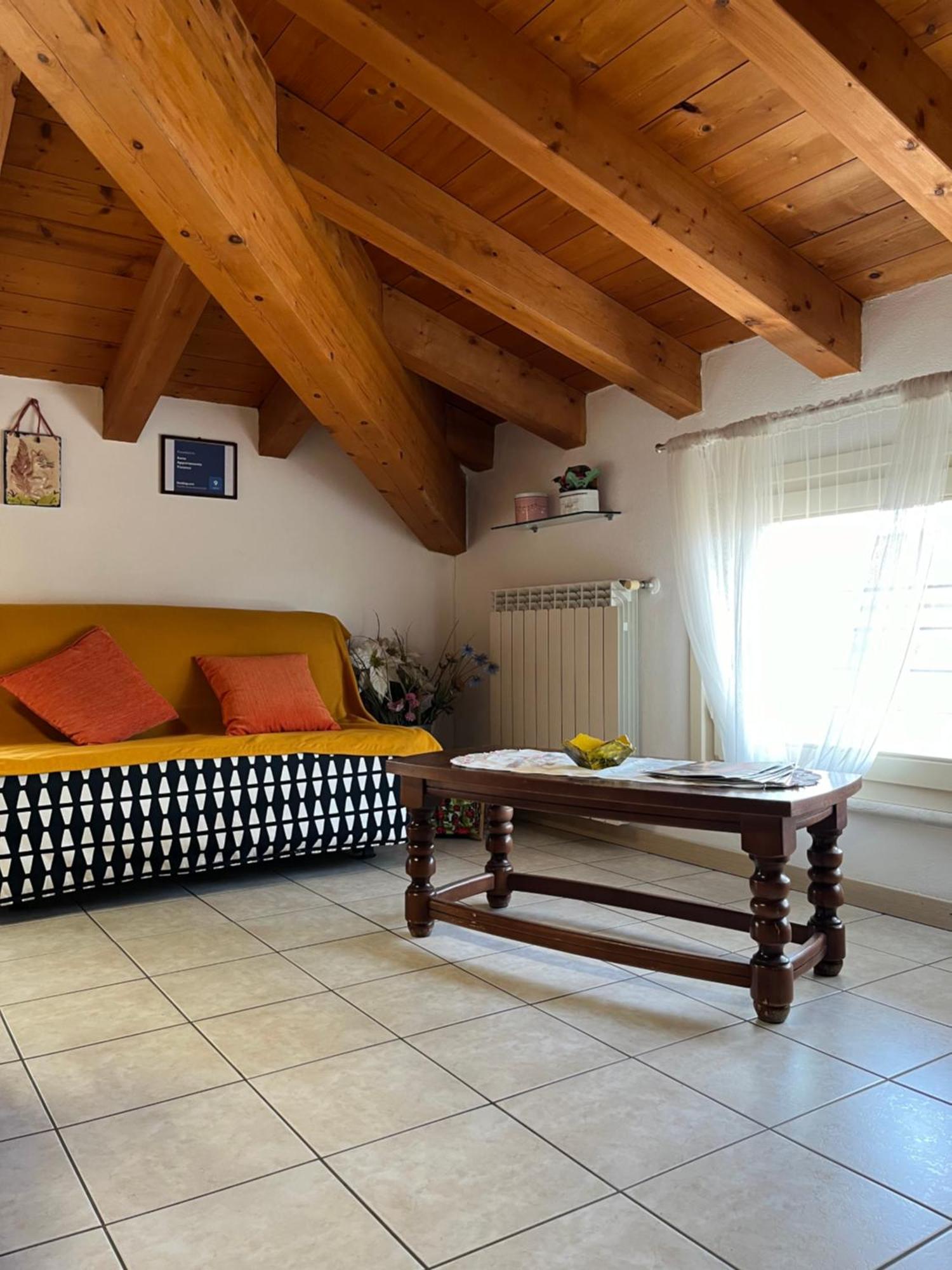 Anna Appartamento Vacanze Monticelli Brusati エクステリア 写真